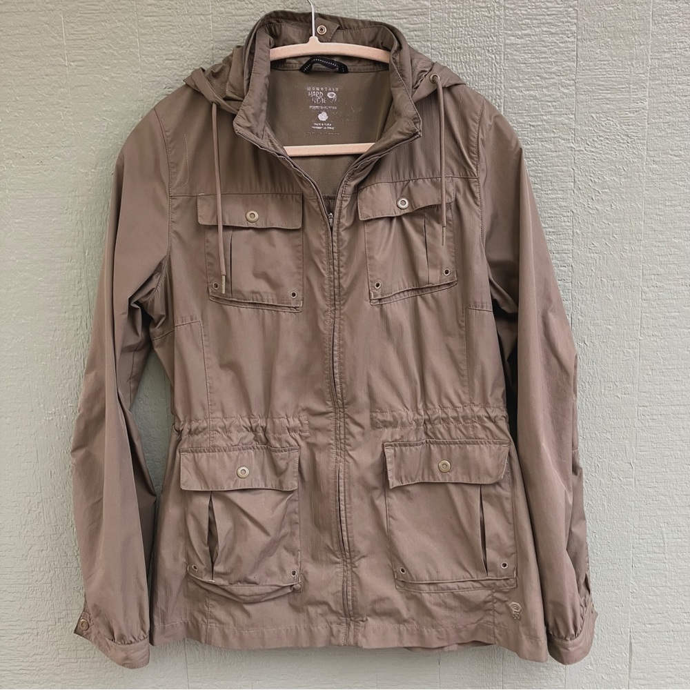 Mountain Hardware Jacket, sage green, sz Large Good Used Condition